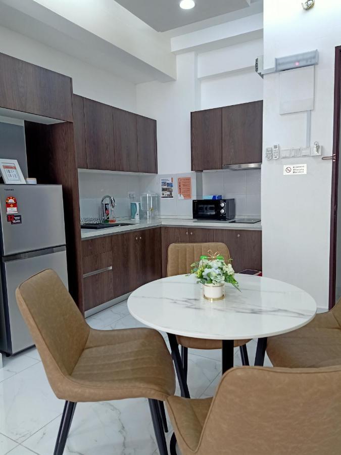 Al Zahra Homestay By Troika Kota Bharu "Stay In Style, Sleep In Comfort" Ngoại thất bức ảnh